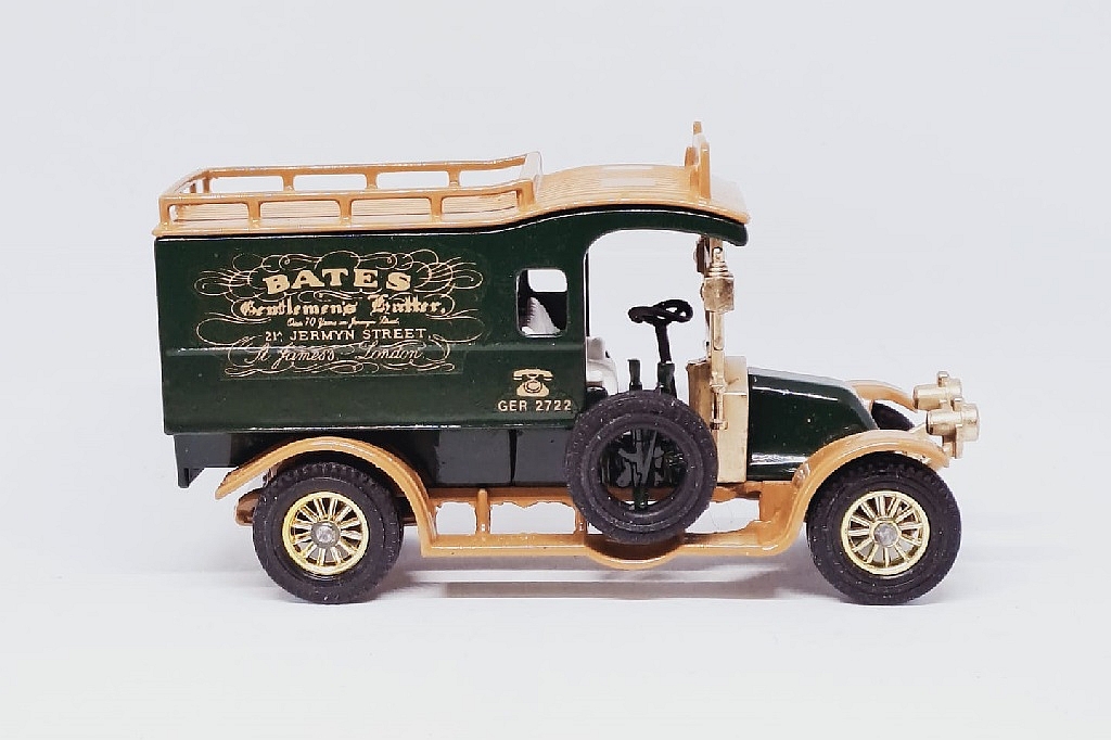 AC121; Bates of London; 1910 Renault Type AG Van